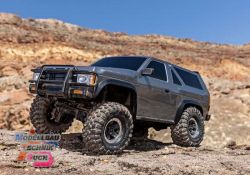 TRX110056-4-SLVR#TRX-4 Nissan Pathfinder / Terrano silber 1/10 R